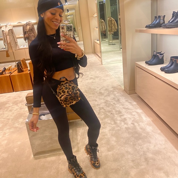 Stylish Black 2pc Set - Picture 3 of 8